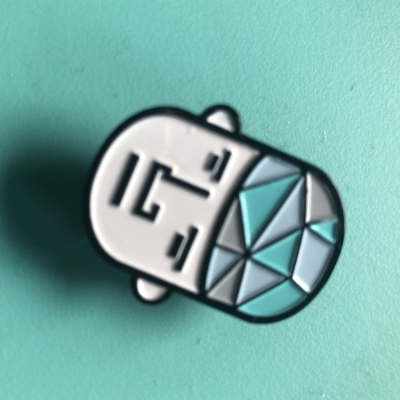 Brainiac Geometric Pin - Picture 3 of 4